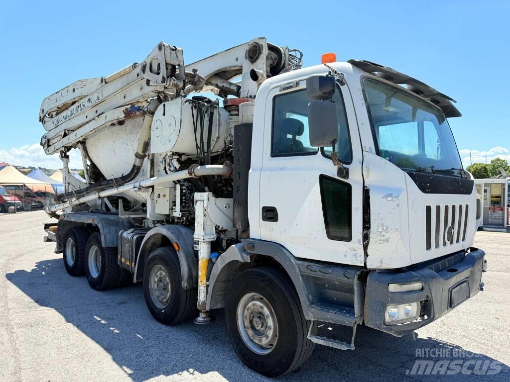 Astra Betonpompa Concrete trucks