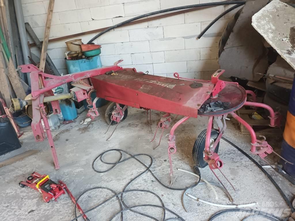 JF CR 320 Rakes and tedders