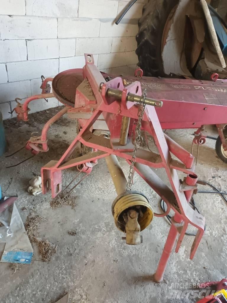JF CR 320 Rakes and tedders