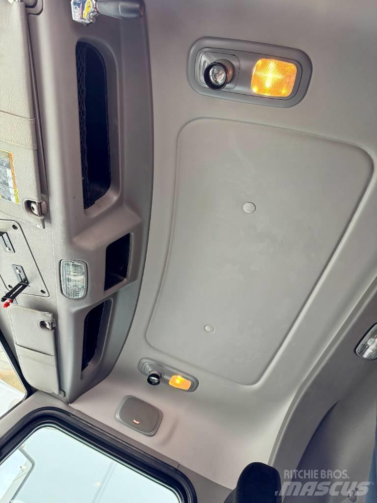 Peterbilt 367 Tractor Units