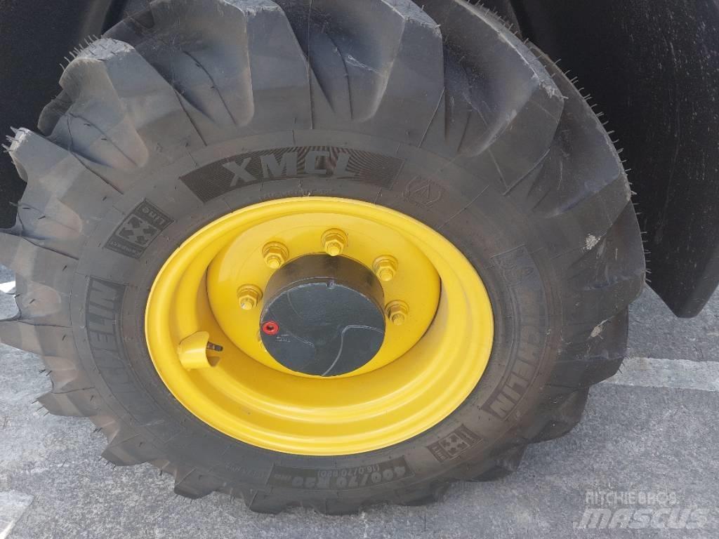 Komatsu WA80M-8 Mini loaders