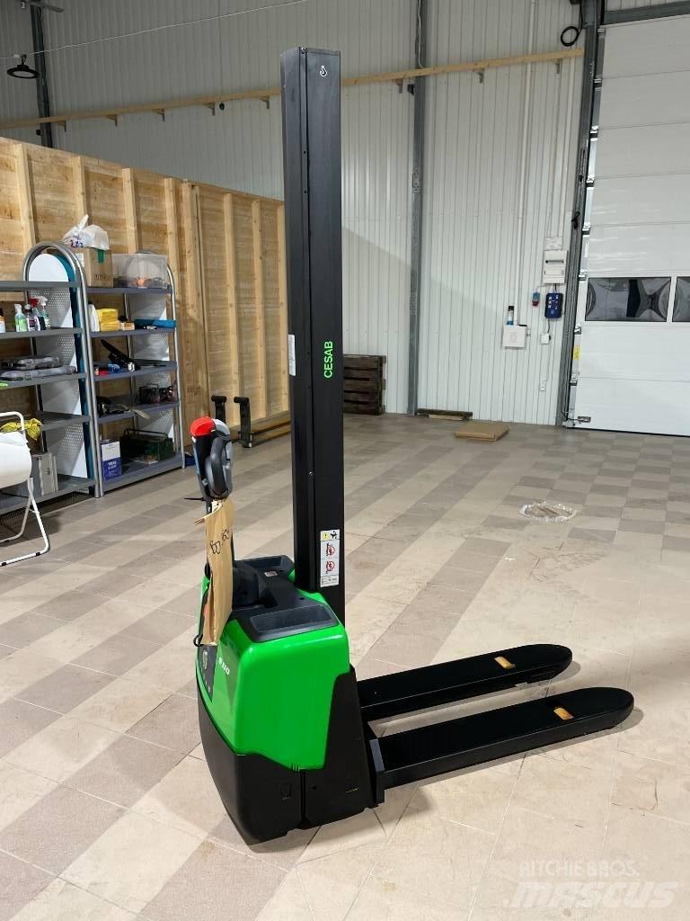 Cesab S 110 Pedestrian stacker