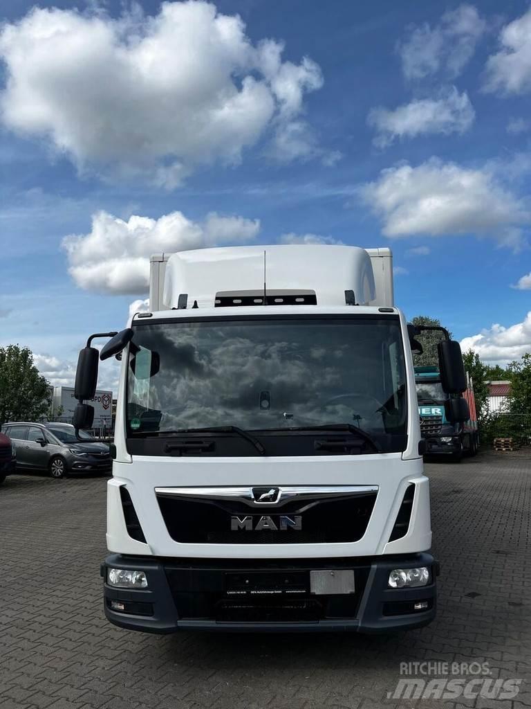 MAN TGL 12.250 Box body trucks