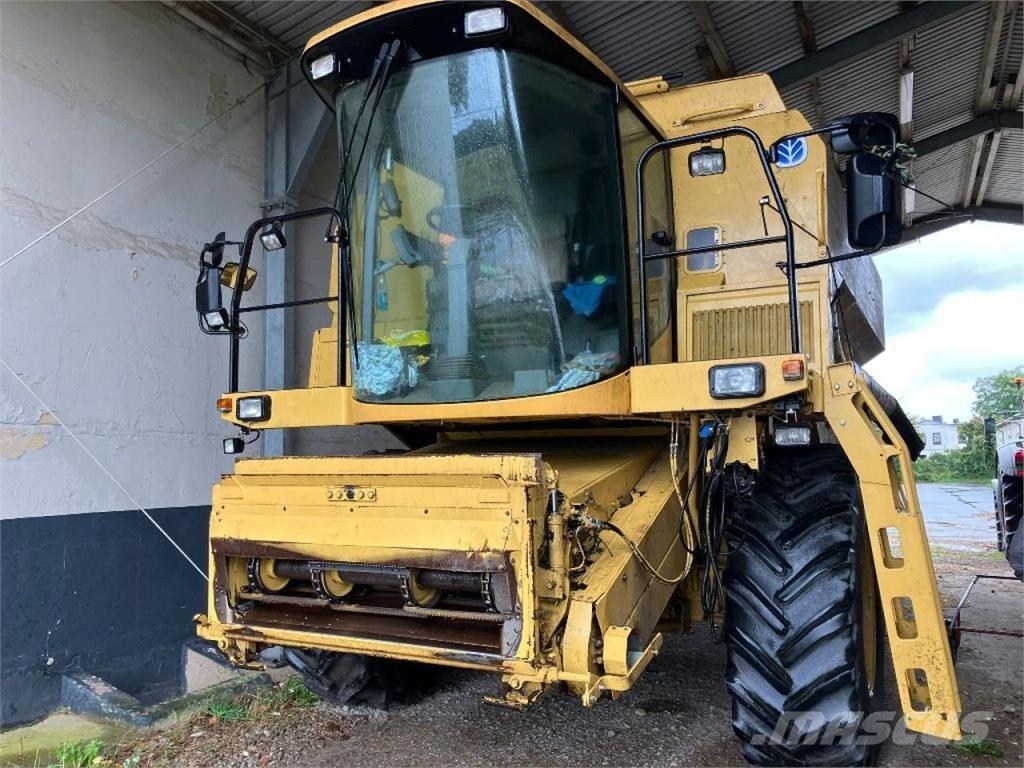 New Holland TX67 Combine harvesters