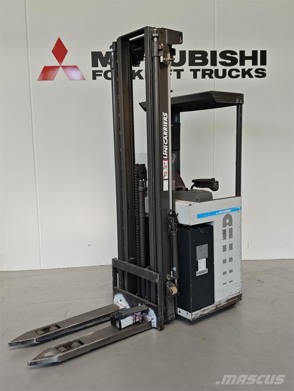 Atlet XSN160E Self propelled stackers