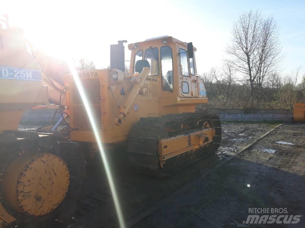 Dressta TD25G Crawler dozers