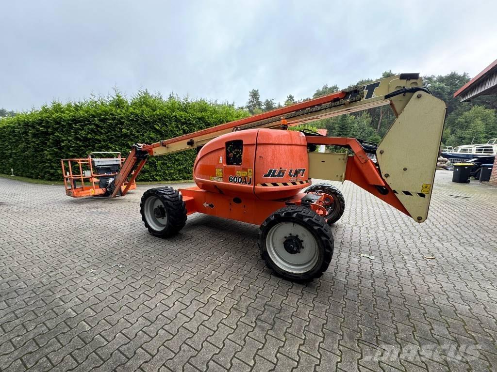 JLG 600 AJ Articulated boom lifts