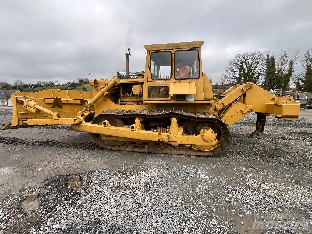 CAT D 7 Crawler dozers