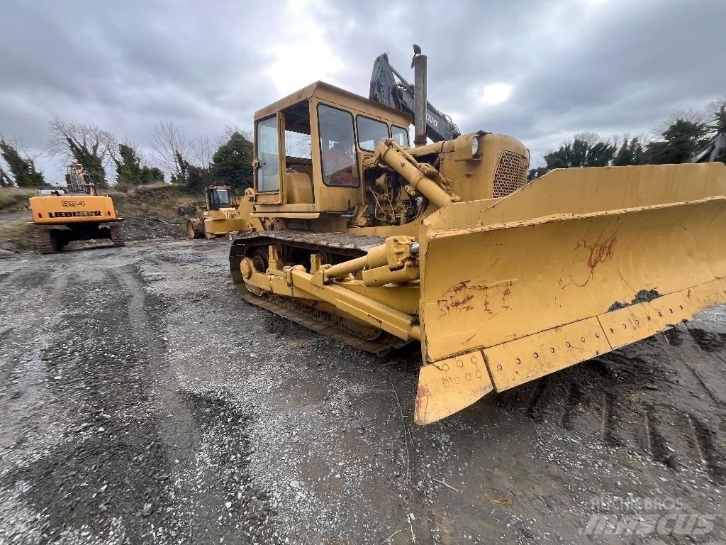 CAT D 7 Crawler dozers