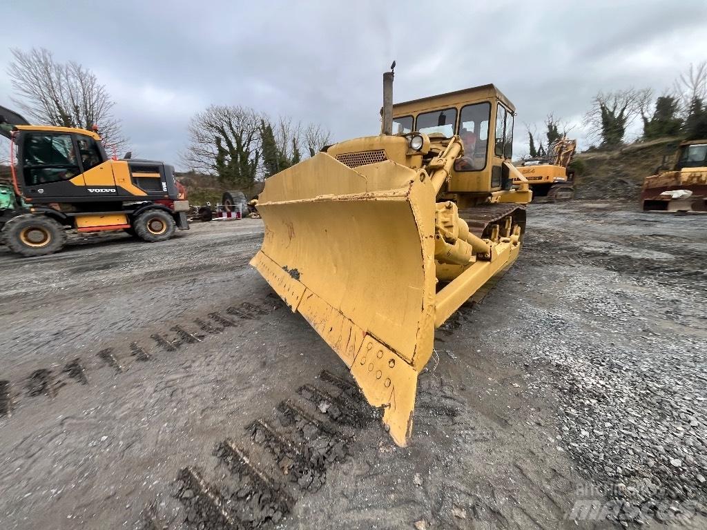 CAT D 7 Crawler dozers