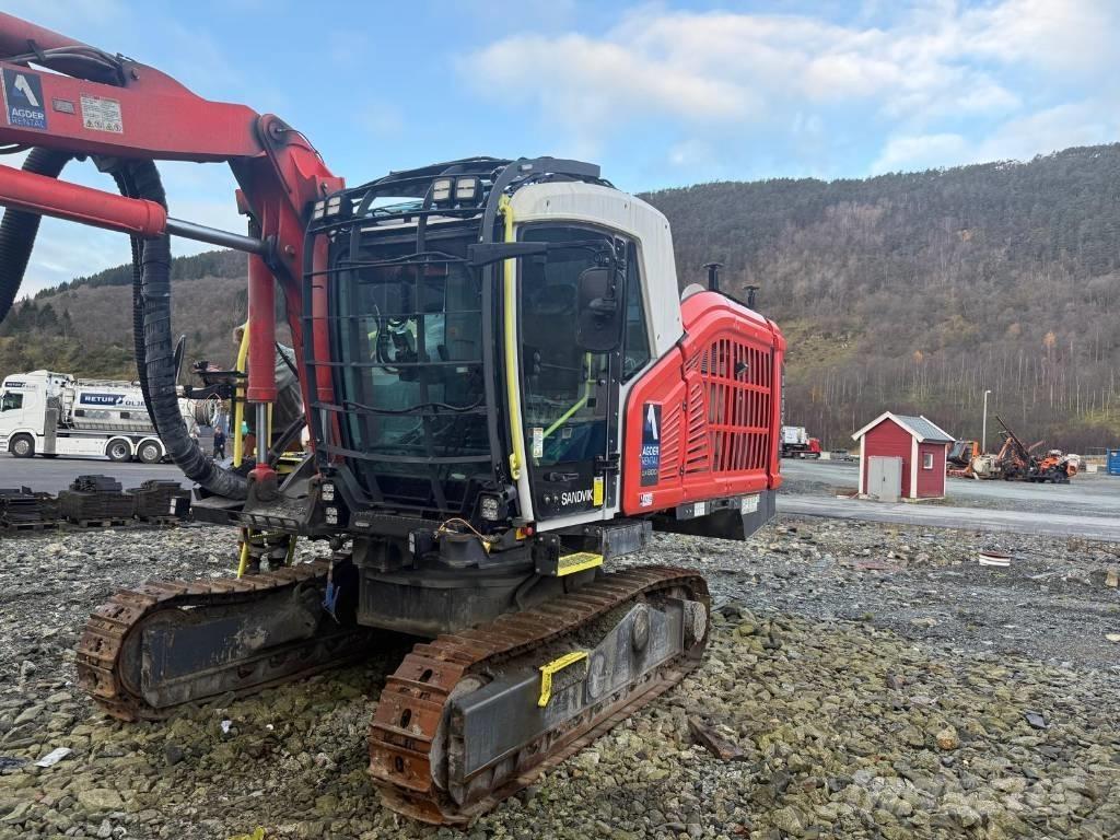 Sandvik DX 800I Surface drill rigs