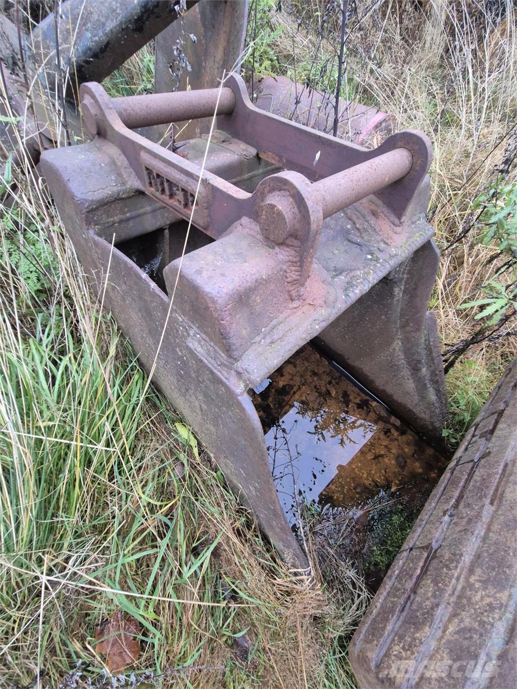 James 62C 4X4 Backhoe loaders