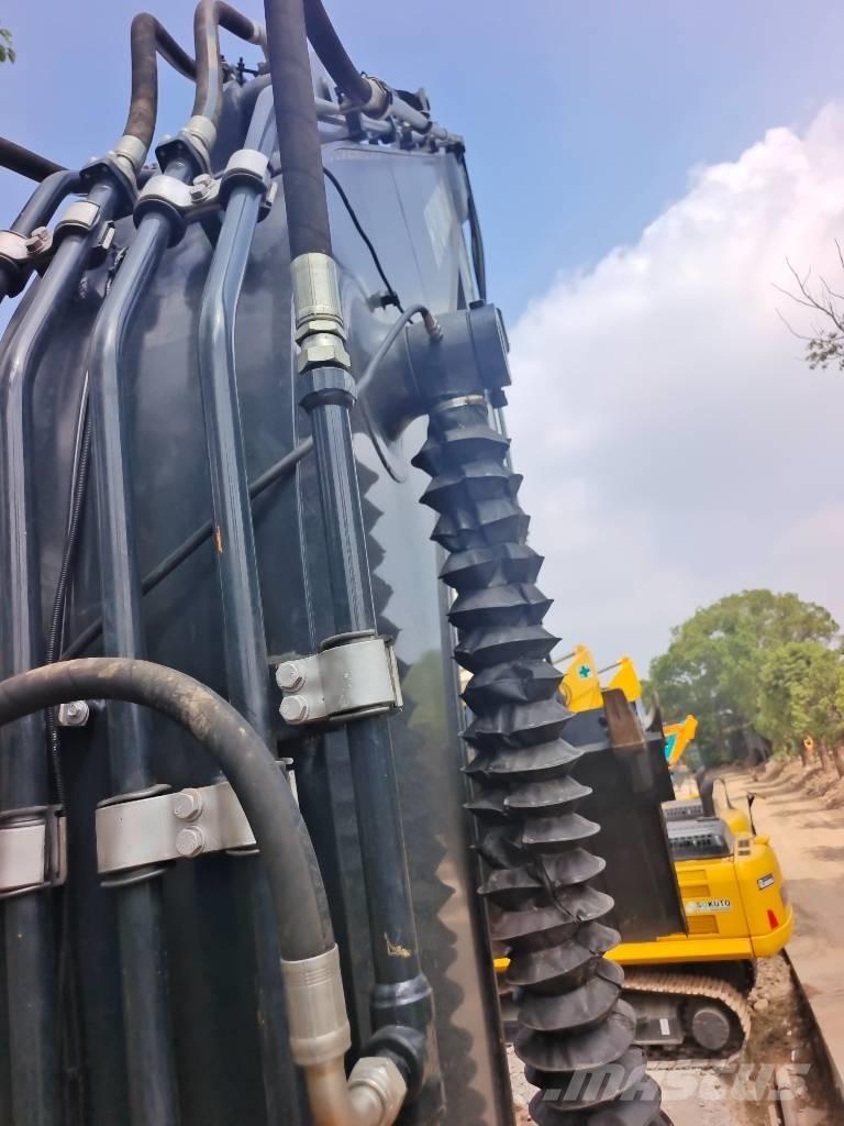 Hyundai HX 220 Crawler excavators