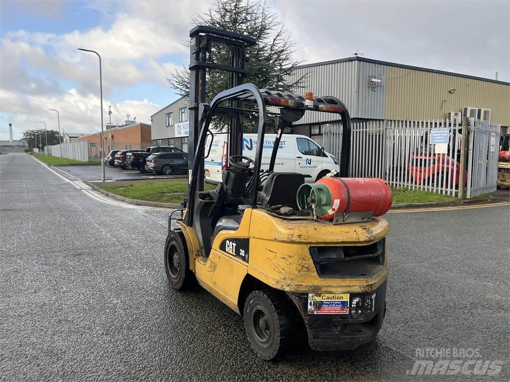 CAT GP30N LPG trucks