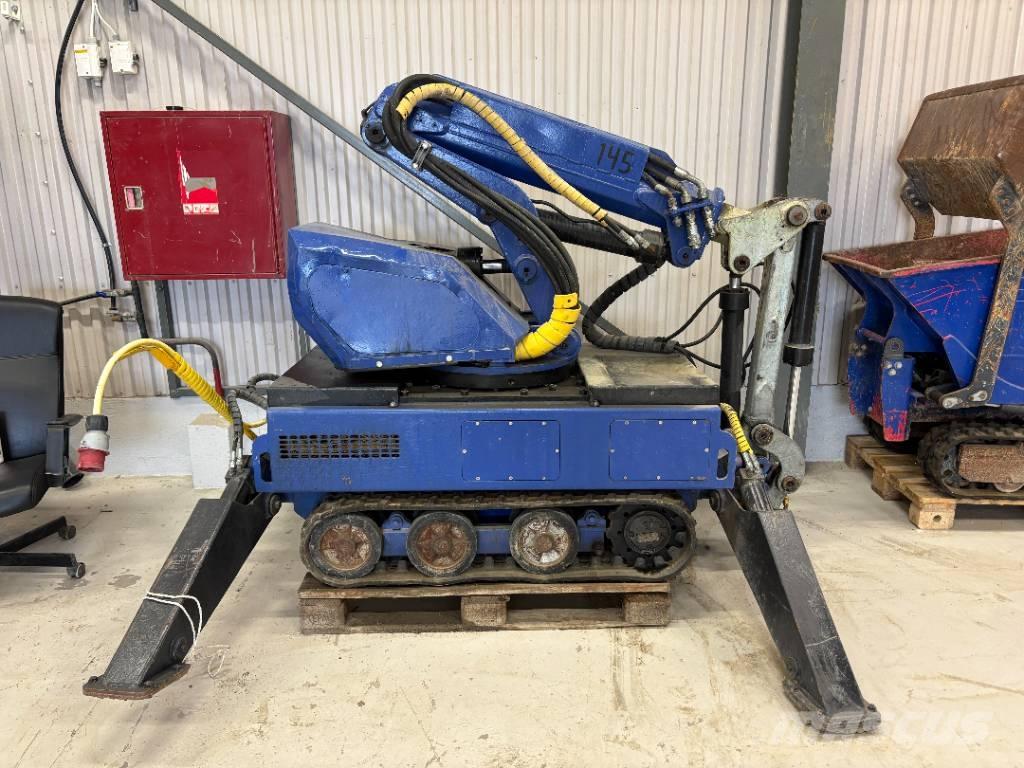  DMX 520 Demolition excavators