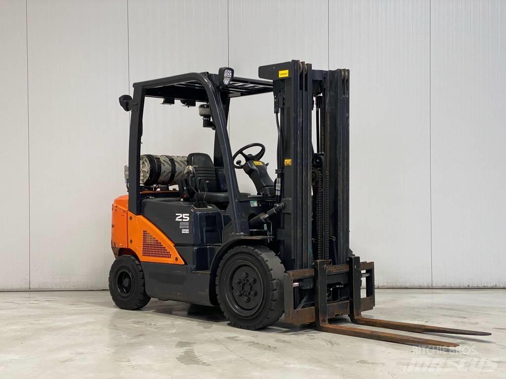 Doosan G25N-7 LPG trucks
