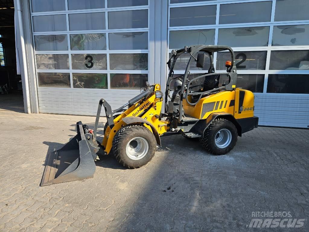Schäffer 2445S Mini loaders
