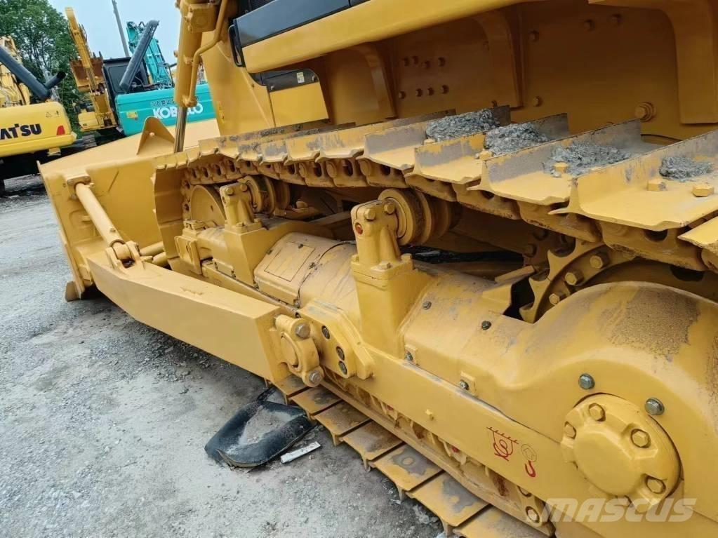 Shantui D22 Crawler dozers