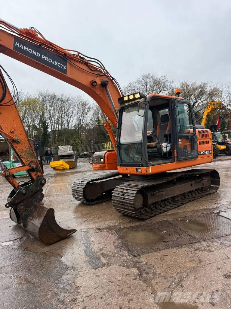 Doosan DX 140 Crawler excavators