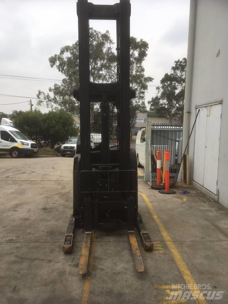 Hyster N35ZDR Reach trucks
