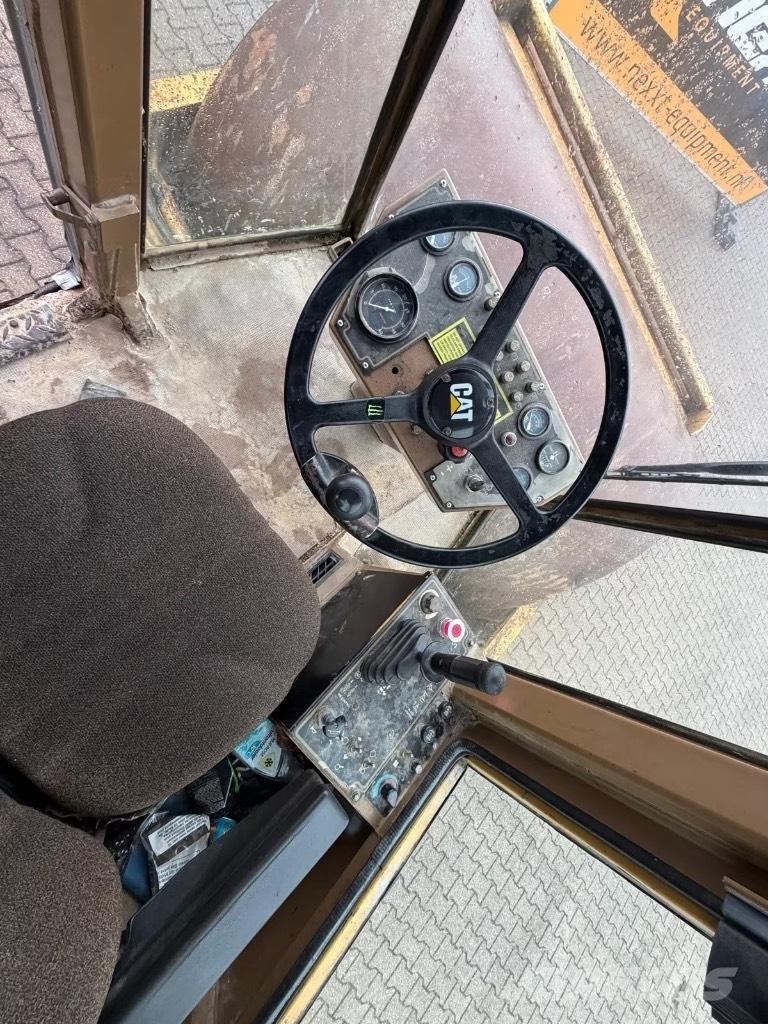 CAT CS 563 AW Single drum rollers