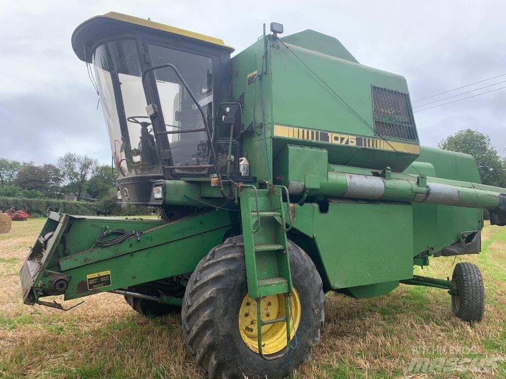 New Holland 1075 Combine harvesters