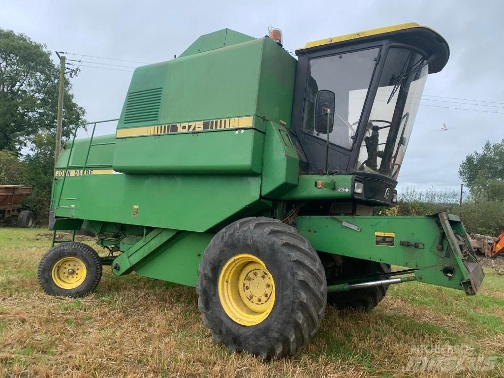 New Holland 1075 Combine harvesters
