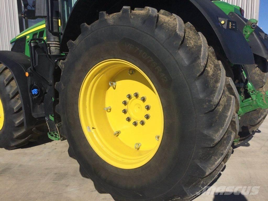 John Deere 7R310 Tractors