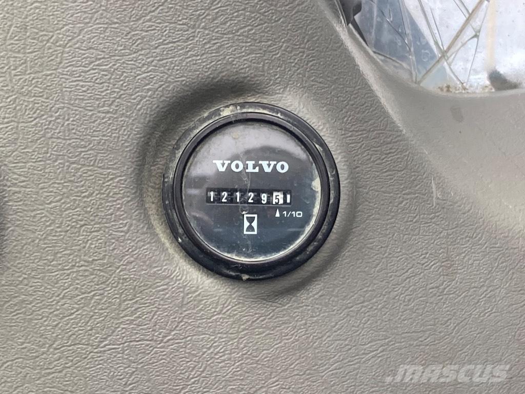 Volvo EC 300 D Crawler excavators