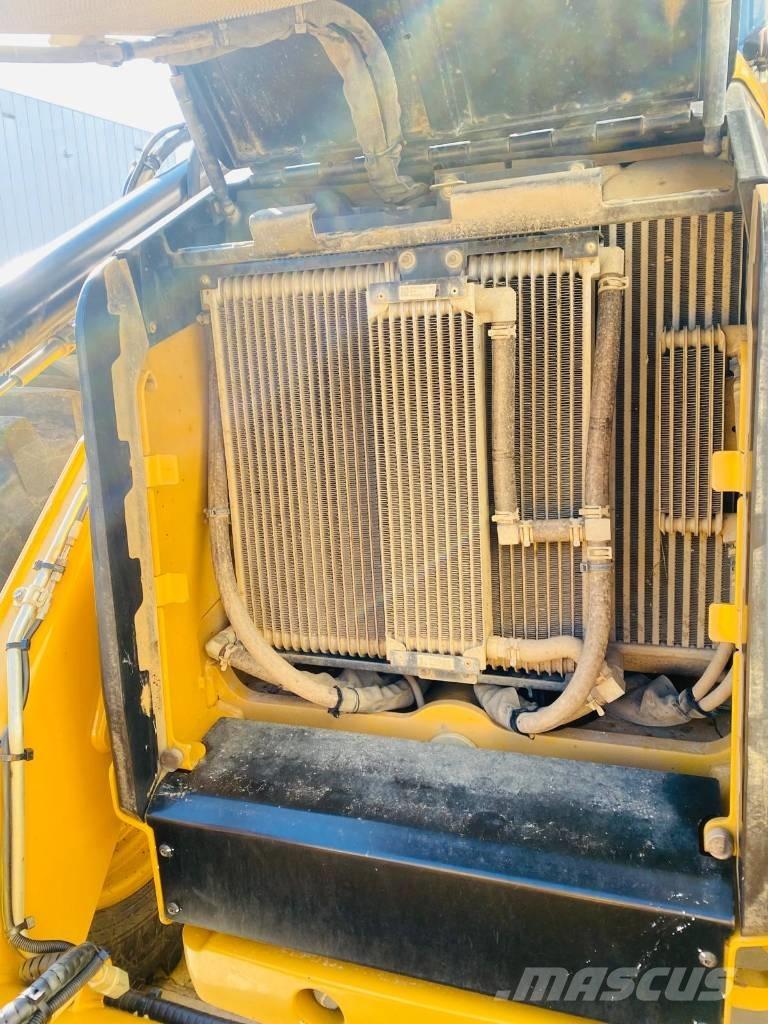 CAT 444  4x4 Backhoe loaders