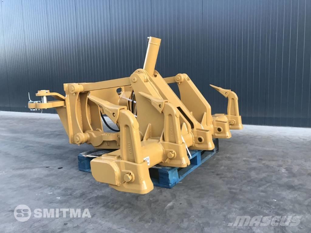 CAT 160M Scarifiers