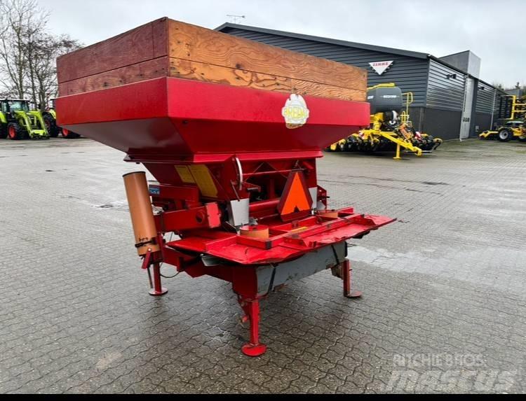 Bredal B2 Manure spreaders
