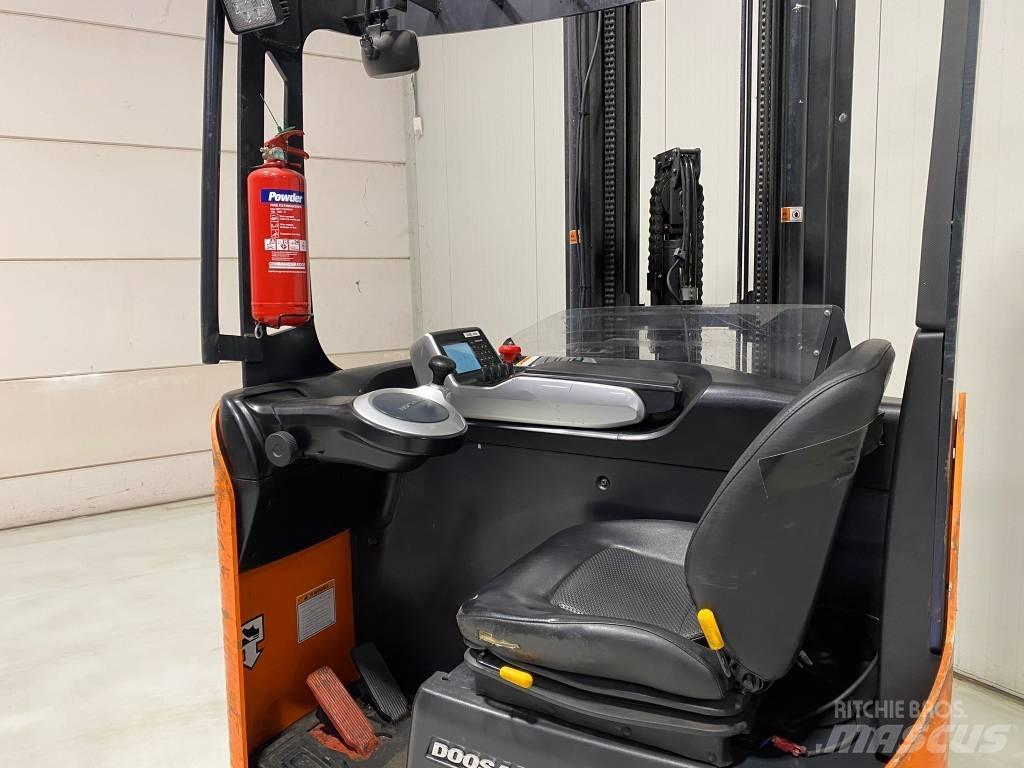 Doosan BR16JW-7 Reach trucks