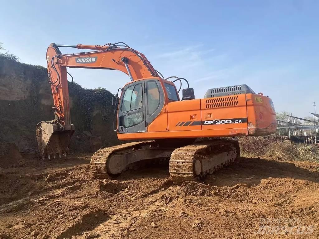 Doosan DX 300 LC Crawler excavators