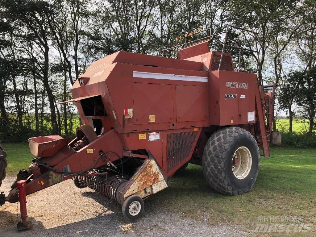 Hesston 4800 Square balers