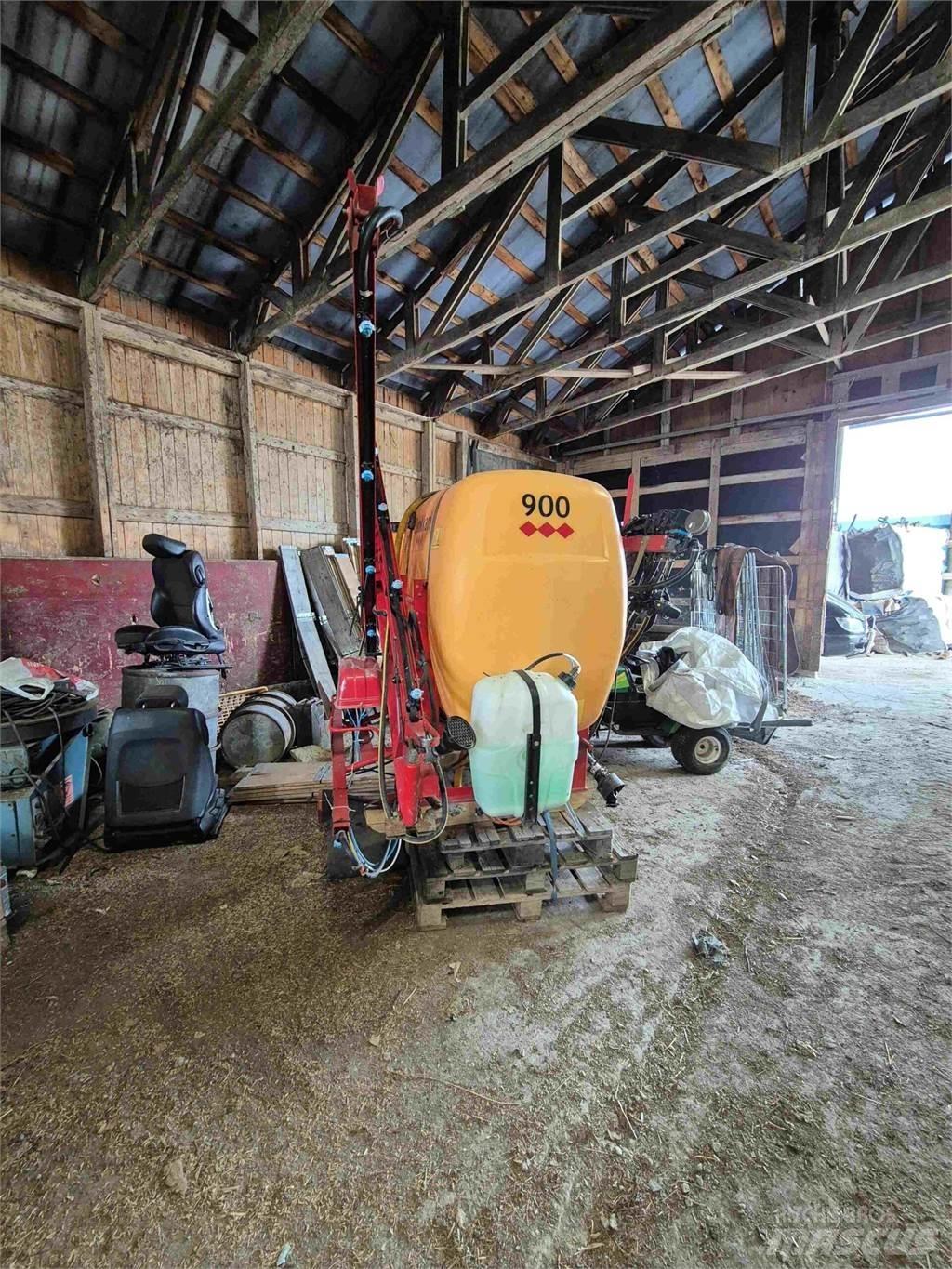 Junkkari 900L Trailed sprayers