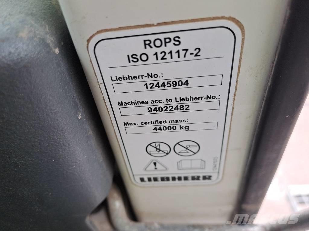 Liebherr R 946 Crawler excavators