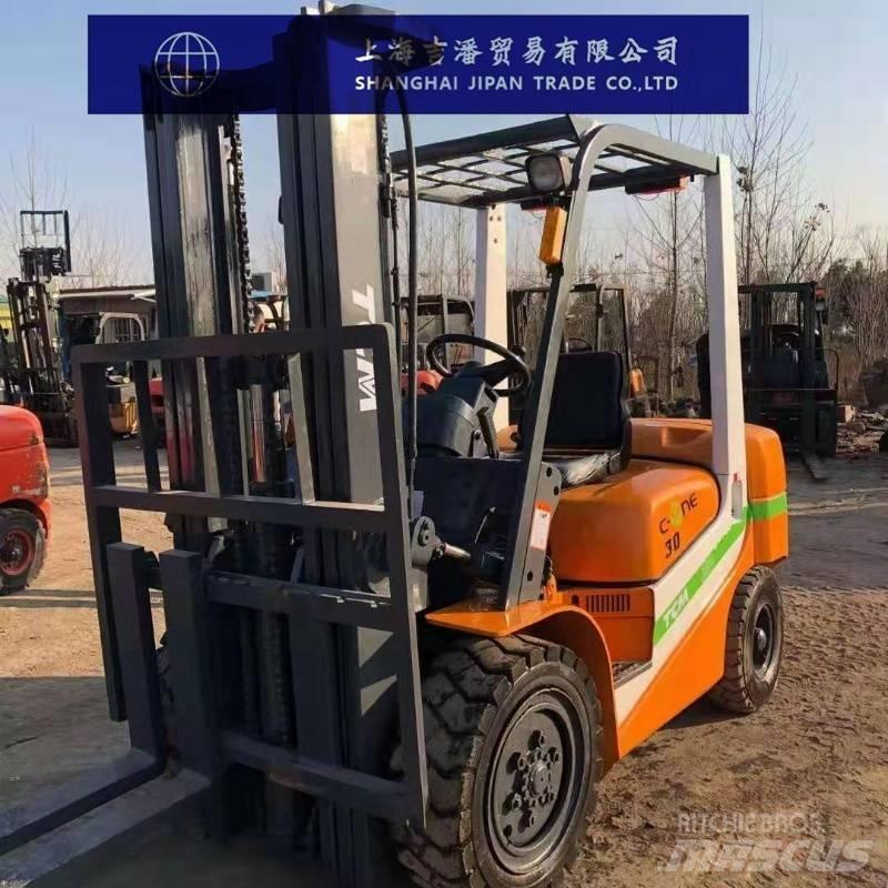 TCM FD 30 Diesel trucks