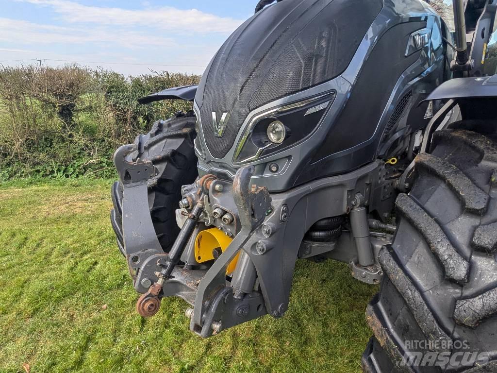 Valtra T 254 Tractors