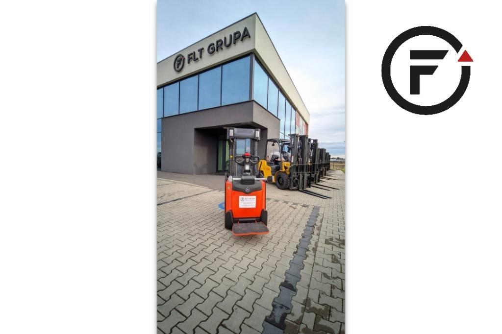 Toyota SPE160L Pedestrian stacker