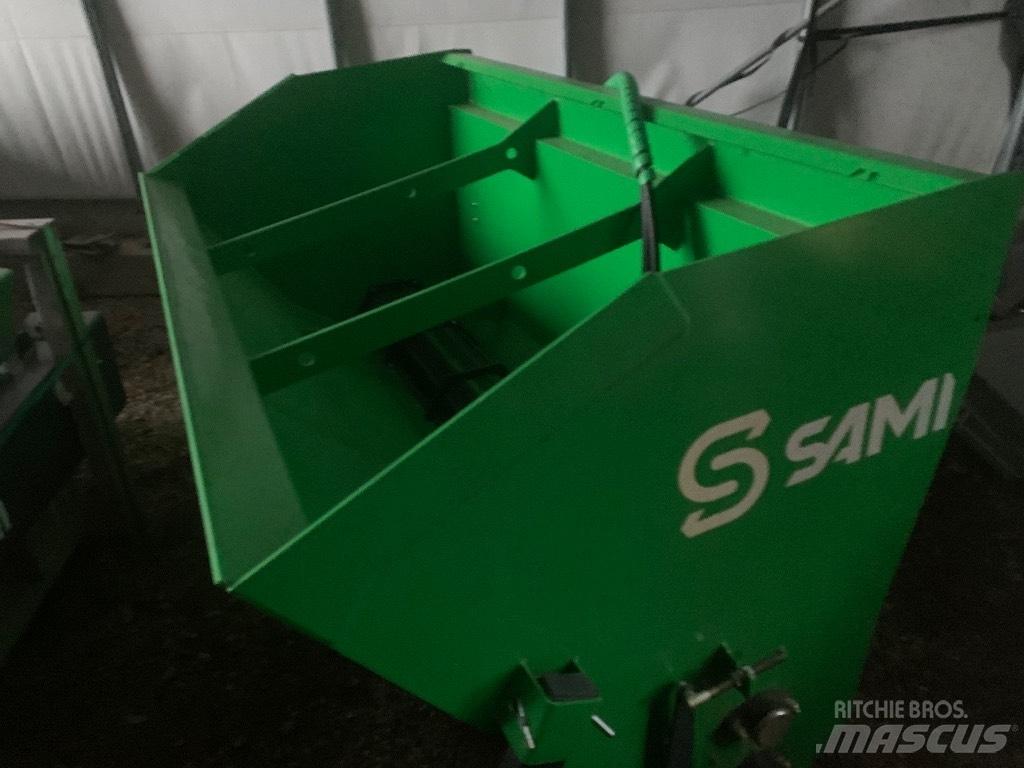 Sami SLH 2000 Sand and salt spreaders
