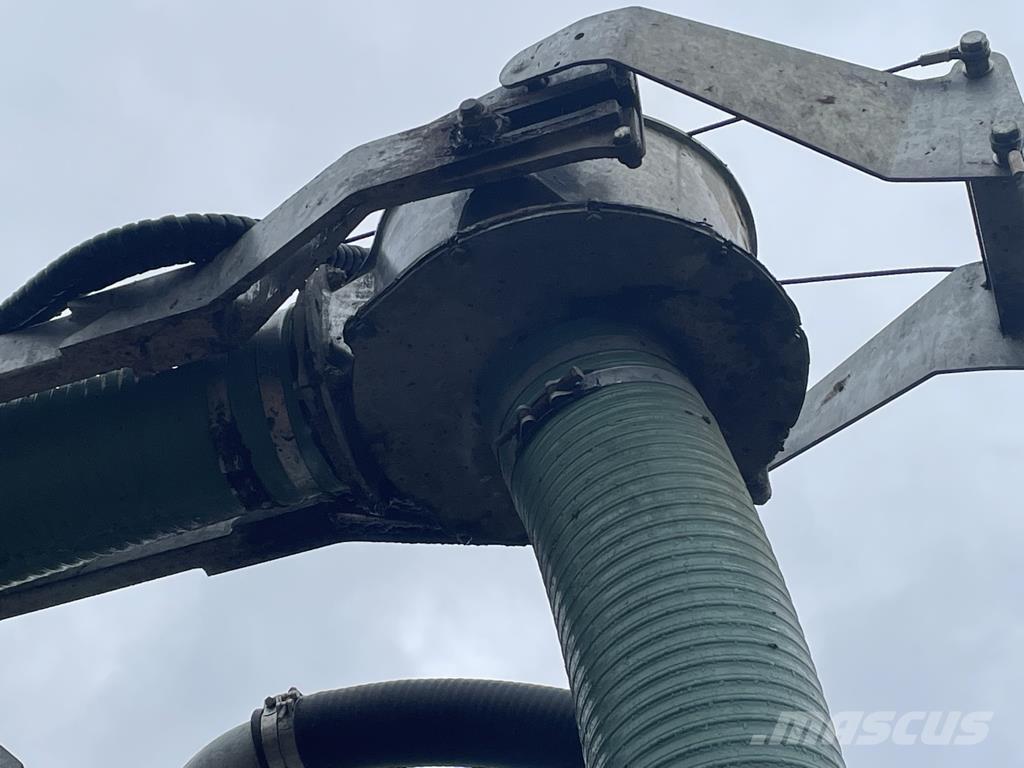 Pichon TCI 18500 Manure spreaders