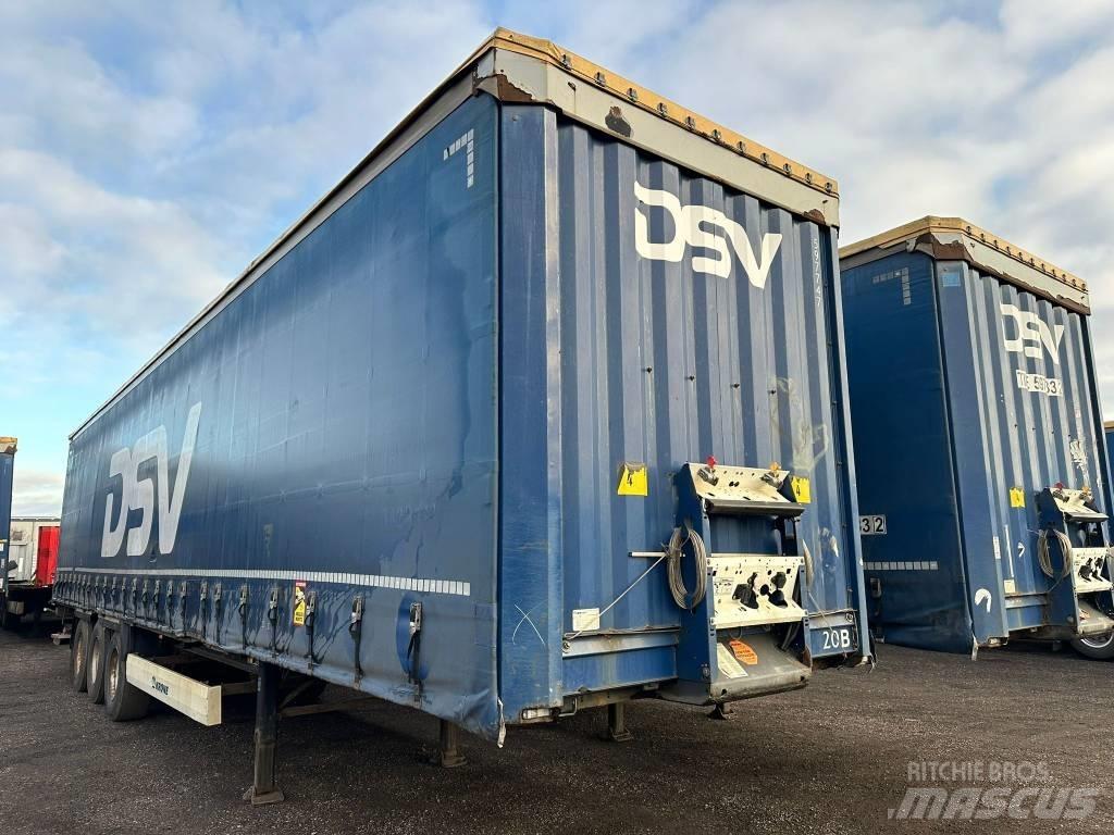 Krone SD Curtainsider semi-trailers