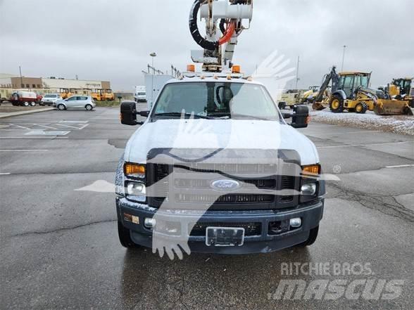Altec AT37G Truck & Van mounted aerial platforms