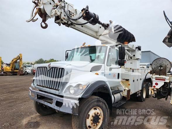 Altec D3060BTR Truck & Van mounted aerial platforms