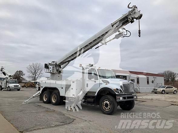 Altec D3060BTR Truck & Van mounted aerial platforms