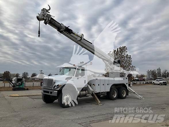 Altec D3060BTR Truck & Van mounted aerial platforms