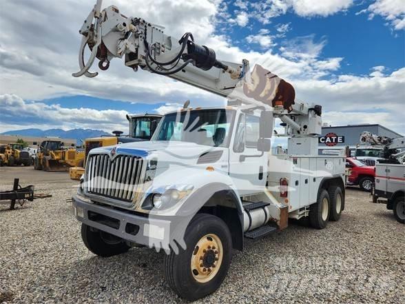 Altec D3060BTR Truck & Van mounted aerial platforms
