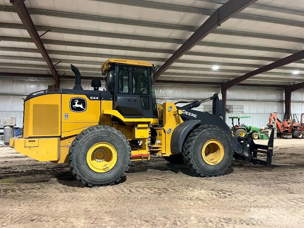 John Deere 644P Wheel loaders