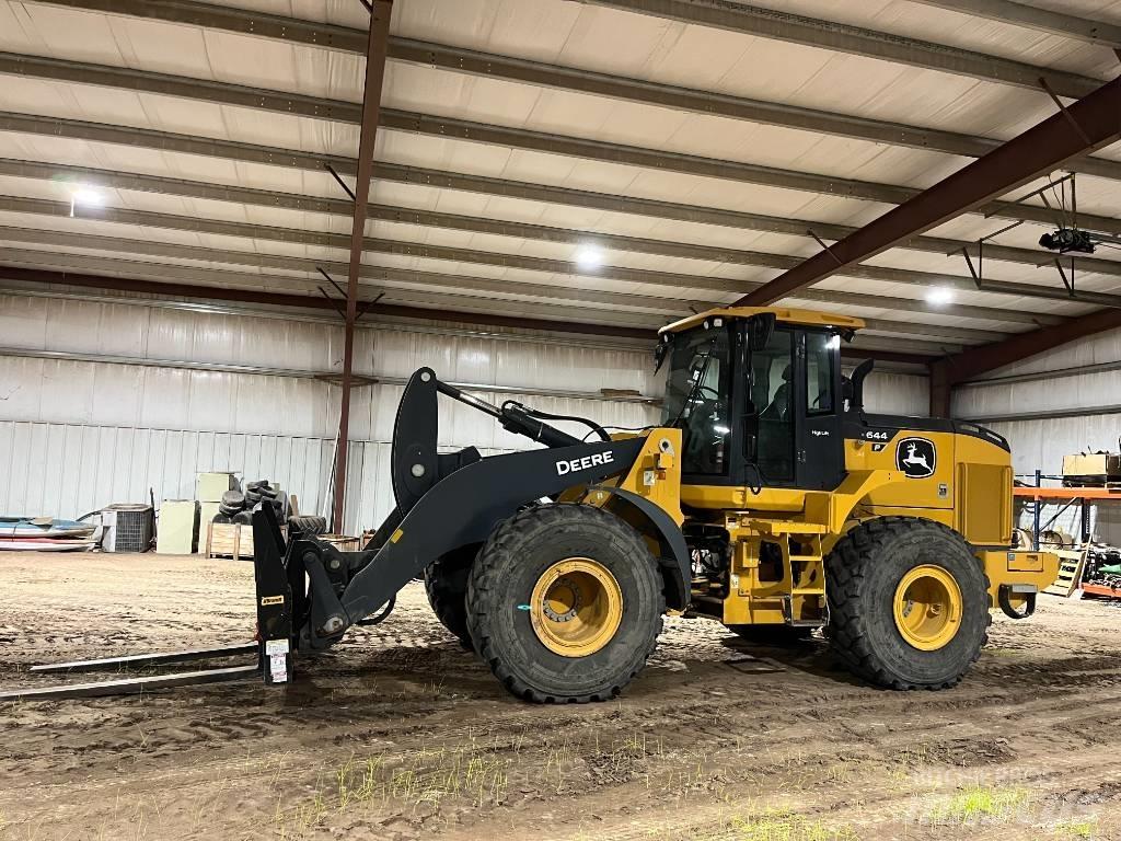 John Deere 644P Wheel loaders